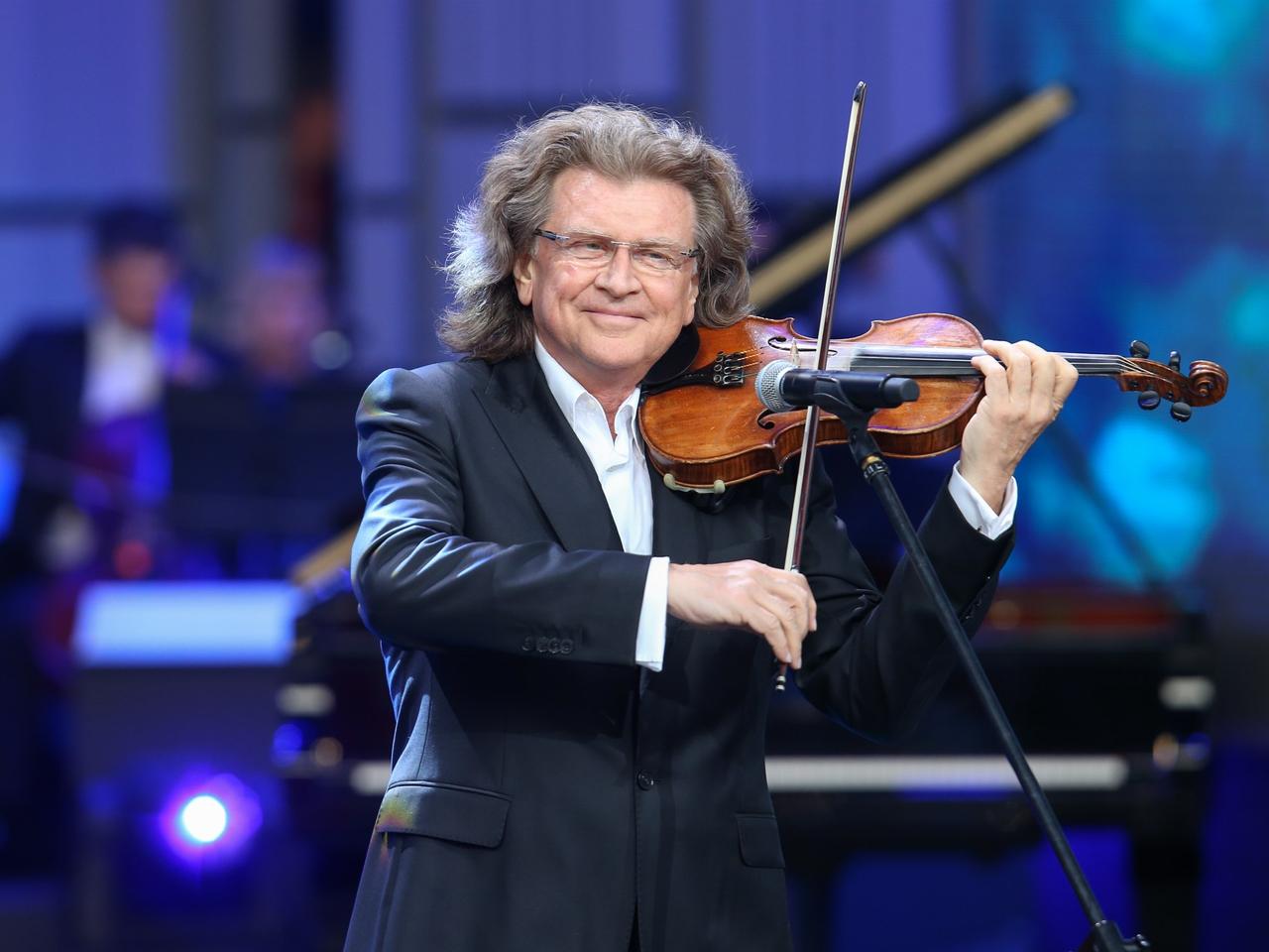 Końcówka PRL-u należała do niego! Jak dobrze znasz przeboje Zbigniewa Wodeckiego?