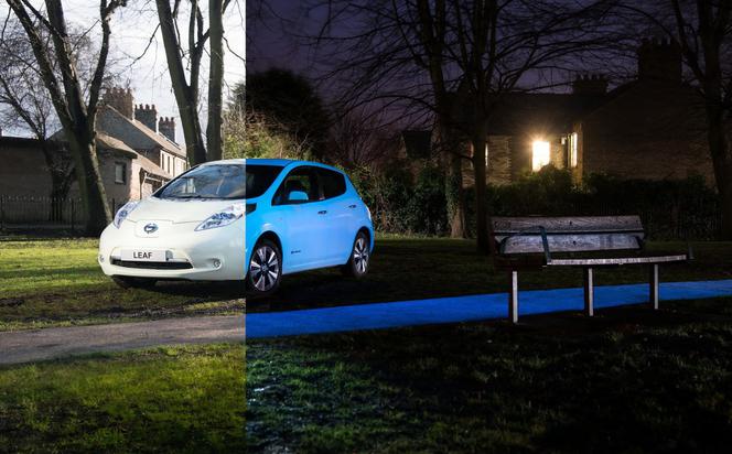  świecący Nissan Leaf