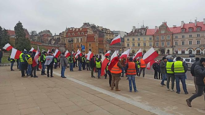 Rolnicy w Lublinie rozpoczęli przemarsz. Mamy zdjęcia!