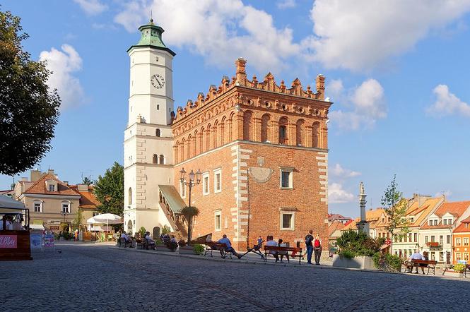 Ukraińcy śladami Ojca Mateusza? Mandaty za... zwiedzanie Sandomierza!