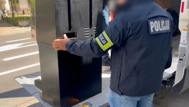 Policja rozbiła nielegalny salon gier! Zabezpieczono automaty i gotówkę