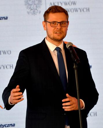 Minister Michał Woś pomoże matce odzyskać dzieci