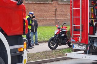 Dramat podczas egzaminu na prawo jazdy w Słupsku. Motocyklista runął na ziemię