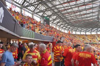 Kibice Jagiellonii Białystok przed meczem z Realem Betis 17.04.2025