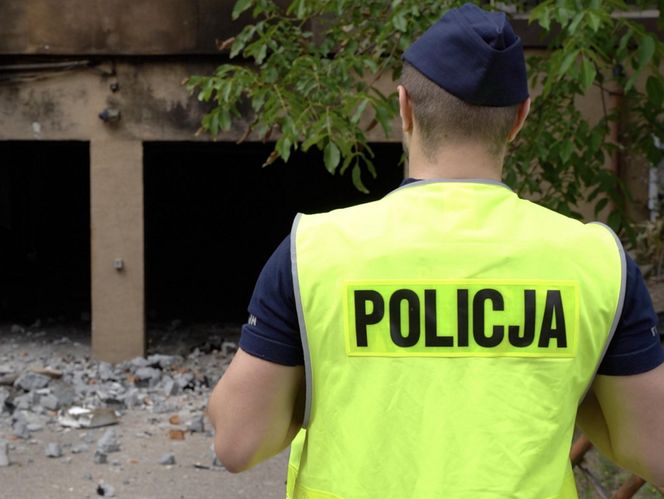 Policjanci pokazali jak wygląda wnętrze spalonego budynku w Ząbkach. Wstrząsające obrazki