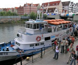 Wyspa Spichrzów w tle - 2006 r.