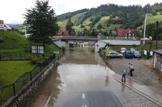 Ogromny deszcz zalał Zakopiankę! Trasa była nieprzejezdna w poniedziałek, 1 lipca [ZDJĘCIA].