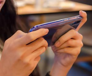 Holandia wprowadzi zakaz używania smartfonów w szkołach