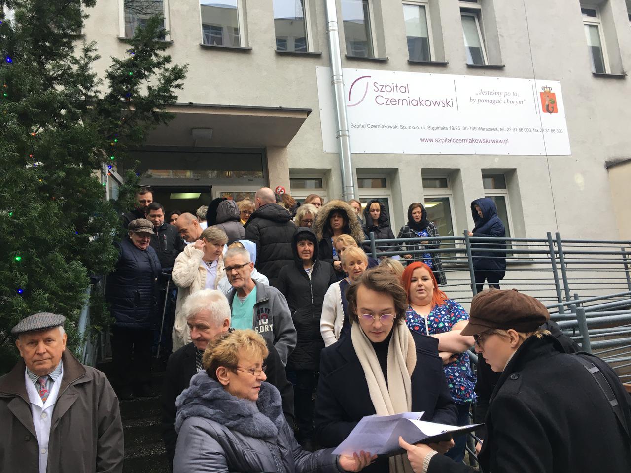 Protest lekarzy i pielęgniarek w Warszawie. Bronią Szpitala Czerniakowskiego [AUDIO]