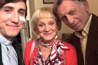 M jak miłość. Kisielowa (Małgorzata Rożniatowska), Ksiądz Grzegorz (Paweł Janyst), Żak (Krzysztof Tyniec)