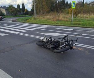 Ozorków. Śmiertelny wypadek. 55-letni motocyklista zginął w zderzeniu z osobówką [ZDJĘCIA]
