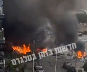 Wielki atak na Izrael! Na zdjęciach widać, jak rakieta trafia w blok