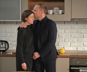 Pierwsza miłość odc. 4050 po wakacjach 2025. Kinga (Aleksandra Zienkiewicz), Janek (Maciej Mikołajczyk)