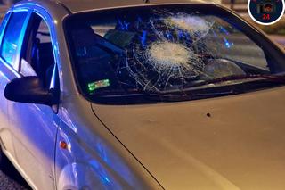 Wielki pościg w Warszawie. Naćpany Ukrainiec potrącił policjanta i rzucił się do ucieczki. „Przewiózł funkcjonariusza na masce kilkadziesiąt metrów”