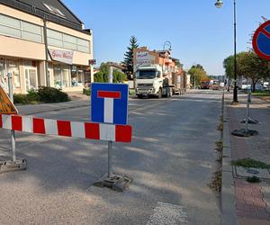 Na krótkim odcinku ulicy Wojskowej w Siedlcach pomiędzy ulicą Katedralną a rondem, także zostanie wyrównana nawierzchnia