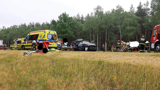 Wypadek na DK 10 w Solcu Kujawskim. Trzy osoby poszkodowane [ZDJĘCIA]