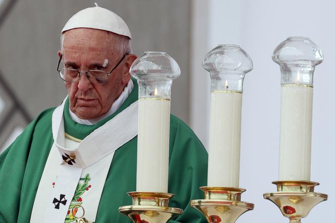 Papież to HERETYK! Szokujące oskarżenia 62 katolickich duchownych