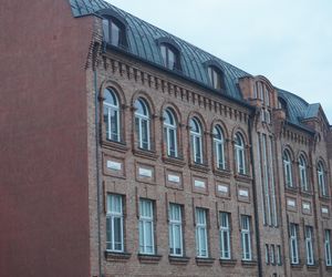 Zabytkowa fasada z XX wieku zachwyca białostoczan. Dzisiaj mieści się tam słynna instytucja