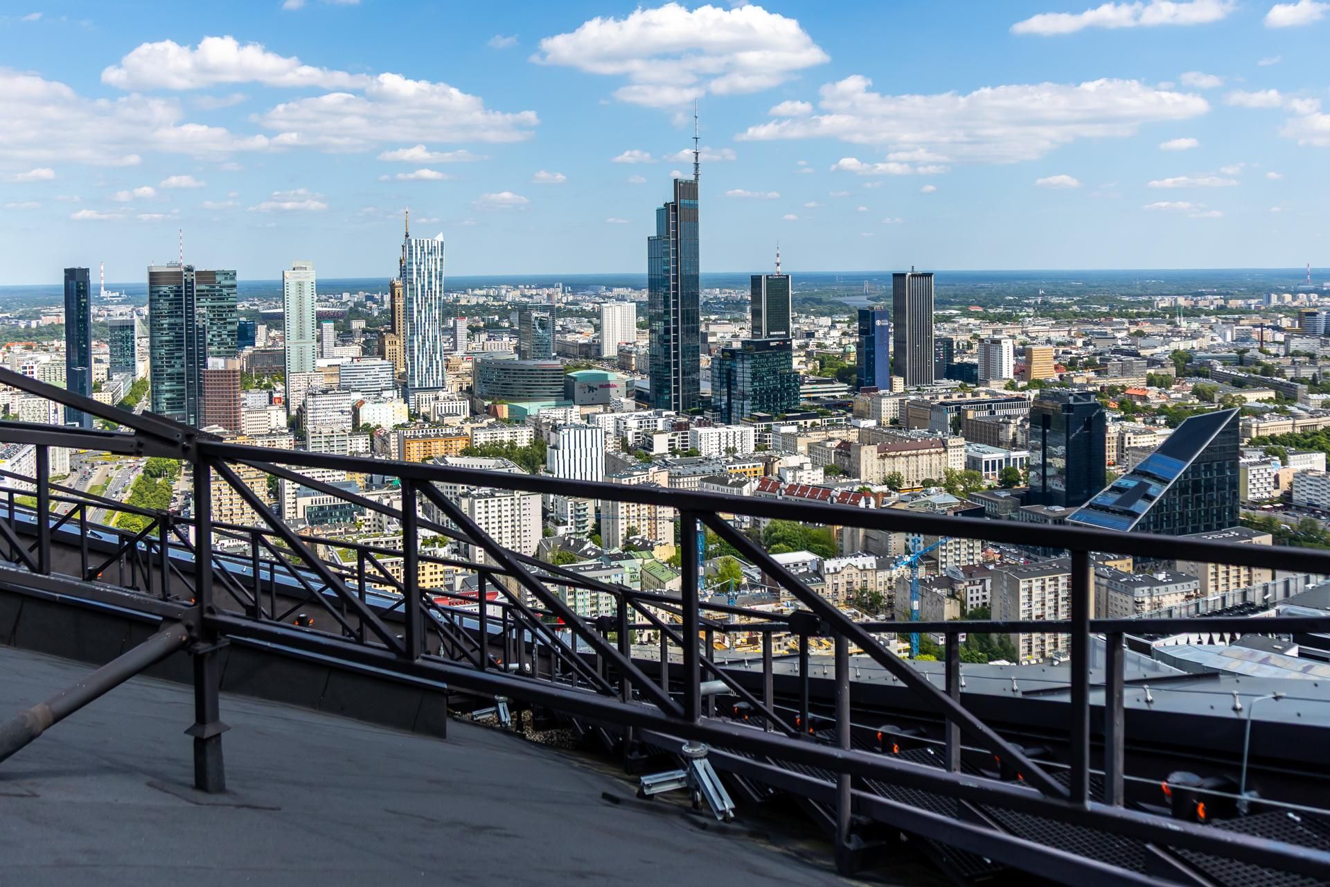 Panorama Warszawy z wieżowca Skyliner
