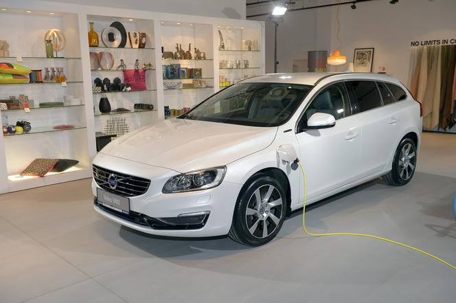 Piotr Adamczyk dostał hybrydowe Volvo V60