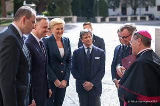 Andrzej Duda z małżonką złożyli kwiaty na grobie Jana Pawła II