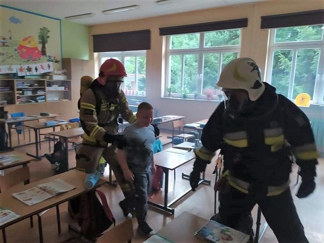 Dym i ewakuacje w szkołach powiatu iławskiego