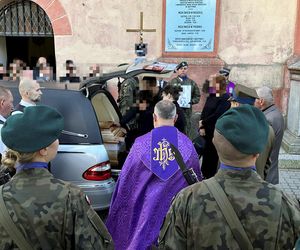 Zginęli w tragicznym wypadku. Ojciec z synkiem spoczęli w jednej trumnie