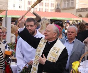 Abp Marek Jędraszewski podczas święcenia pokarmów: Ewangelia Chrystusowa jest Ewangelią życia