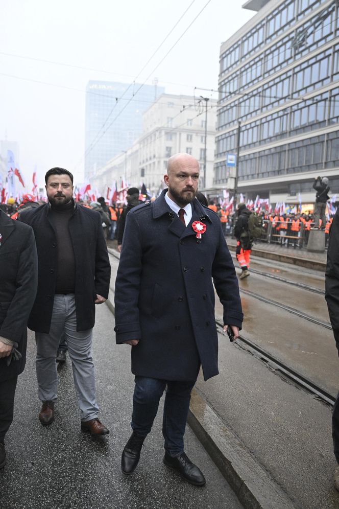 Marsz Niepodległości 2025 na żywo. Relacja z Warszawy. "Chcę zobaczyć Polskę samodzielną i niezakompleksioną"