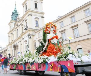 Parada Syrenki 2025 przeszła ulicami Warszawy. Na trasie 20 barwnych platform