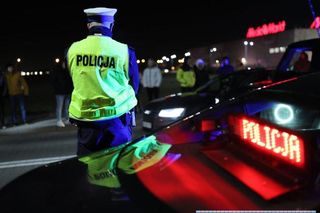 Organizowali nocne wyścigi samochodowe we Wrocławiu. Łączna kwota mandatów to ponad 66 tysięcy zł!