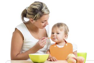 Zasady rozszerzania diety niemowlaka po 17 tygodniu życia: poznaj 11 ważnych zasad