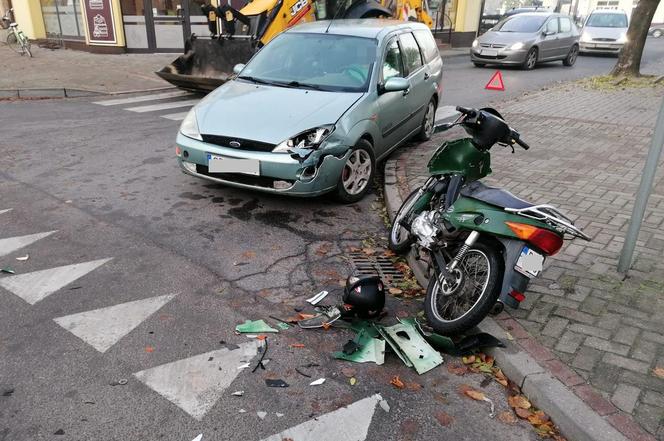 Poważny wypadek w Piotrkowie Kujawskim. Motorowerzysta potrącony przez kierowcę