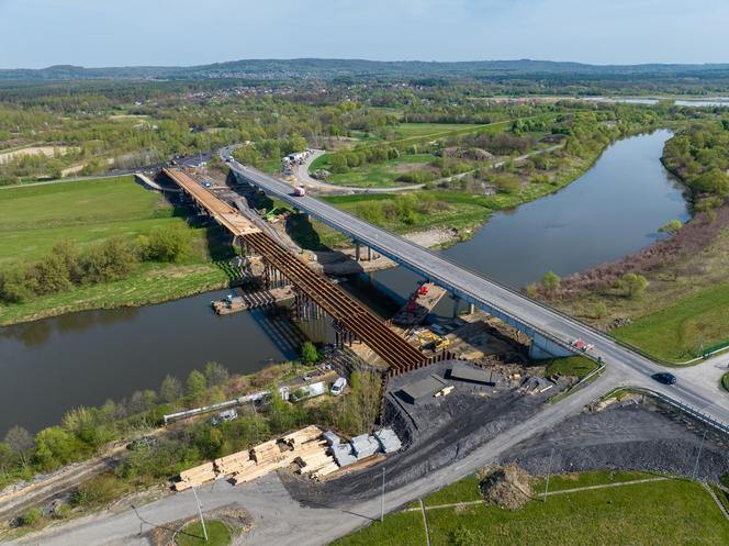 Tymczasowy most na Wiśle w Jankowicach zastąpi w czasie budowy stary most