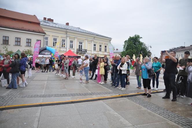 Dni Kielc 2023. Jarmark na ulicy Sienkiewicza, sceny na Placu Artystów i w Rynku