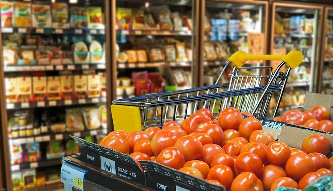 Takie sztuczki stosują markety, byś wydał więcej pieniędzy!