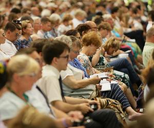 Kongres Świadków Jehowy 2024 w Sosnowcu trwa. To już piąty weekend zgromadzenia