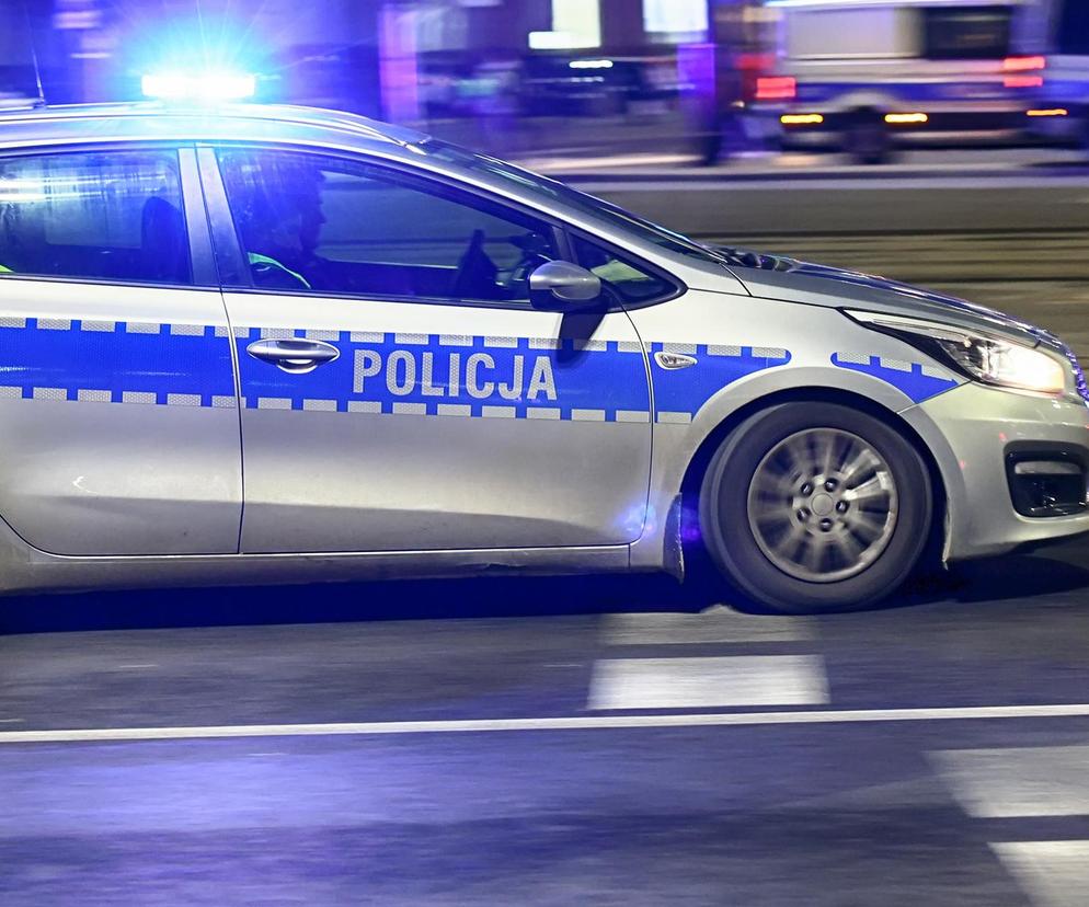 Policyjny pościg ulicami Gdyni. Kierowca wjechał na chodni między ludzi 