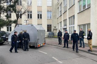 Kraków. Interwencja kontrterrorystów w AGH. Znaleźli słoiki z wybuchową substancją