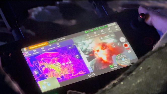 Nocny pożar w Falenicy. Strażacy walczyli z ogniem do rana