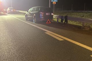 Kierowca uderzył w bariery na S5 koło Kościana. Był reanimowany