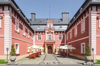 Nazywana Małą Doliną Loary, jest skarbem Dolnego Śląska. 5 wybranych pałaców, które przemieniły się w luksusowe hotele
