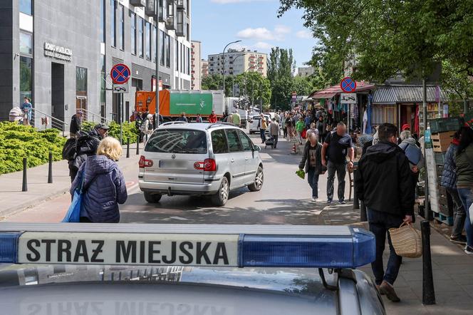 Walka o miejsce na Wiatraku. Kierowcy kontra sprzedawcy i klienci 