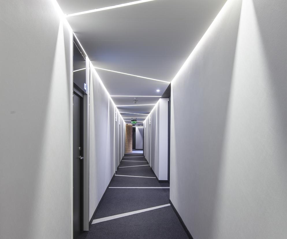 Współczesna architektura wnętrz i akustyka. Przykład zastosowania systemu RIGIPS AKU