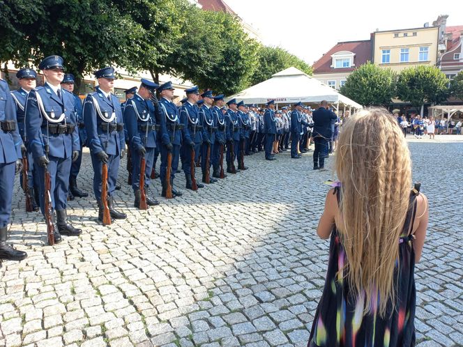 Trwają obchody Święta Policji w Lesznie. Świętują policjanci i policjantki