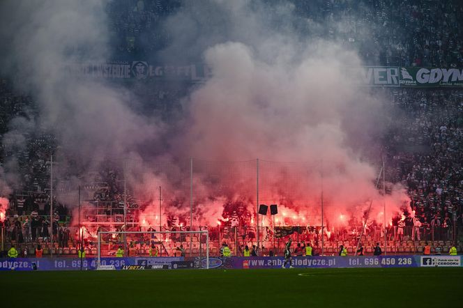 Derby Trójmiasta. Tak bawili się kibice na meczu Lechia Gdańsk - Arka Gdynia [ZDJĘCIA]