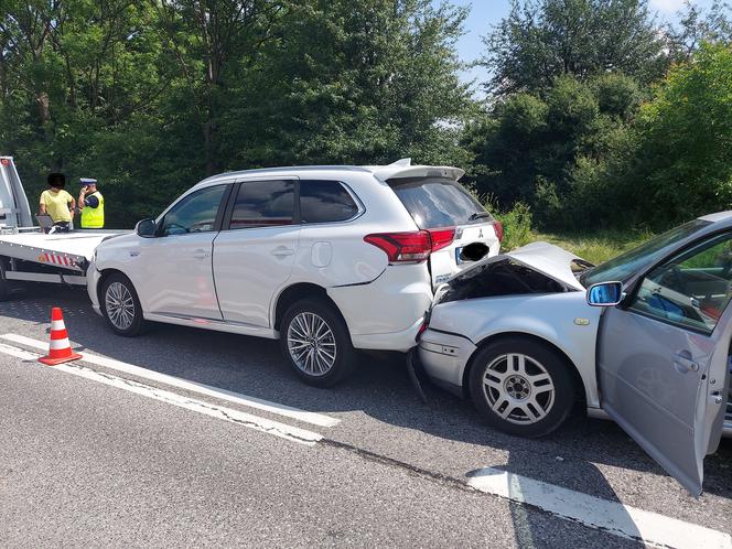 Efekt domina! 5 aut zderzyło się w Wąchocku, są poszkodowani
