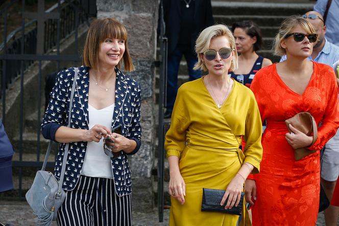 Grażyna Wolszczak, Marta Wierzbicka i Marieta Żukowska na ślubie Michała Tomali i Anny Jarosik