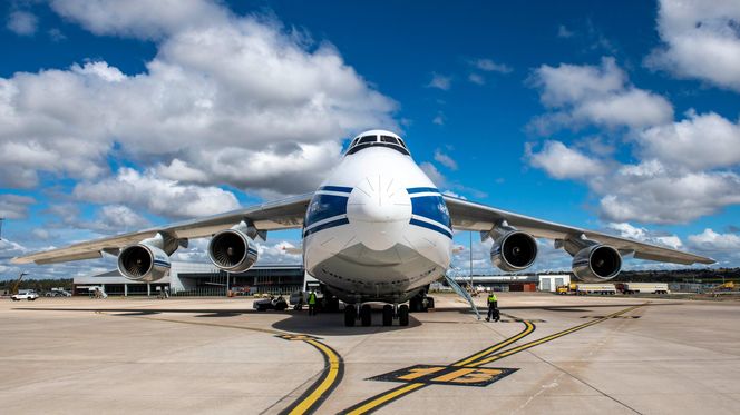 Rosyjski AN-124-100 firmy Volga-Dnepr