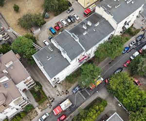 Pożar poddasza na Grochowie. Ewakuacja kilkudziesięciu osób